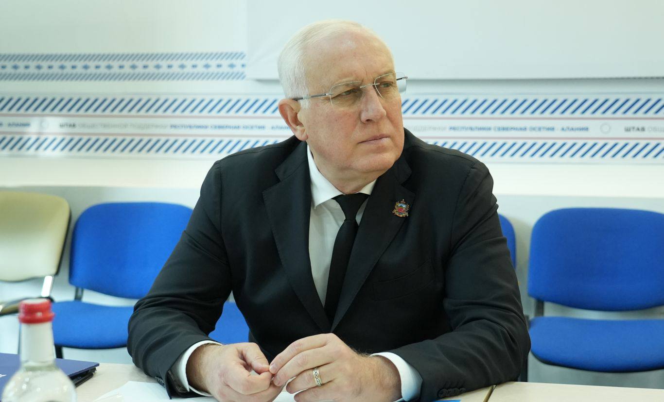 Глава РСО – Алания, член Высшего совета партии «Единая Россия», секретарь регионального отделения партии Сергей Меняйло провел личный прием в Штабе общественной поддержки «Единой России» во Владикавказе Глава РСО – Алания, член Высшего совета партии «Единая Россия», секретарь регионального отделения партии Сергей Меняйло провел личный прием в Штабе общественной поддержки «Единой России» во Владикавказе