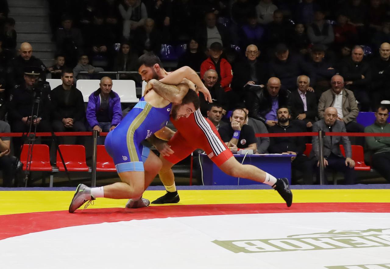 Артур Найфонов - победитель МТ по вольной борьбе памяти Сослана Андиева, Арслан Багаев - серебряный призер Артур Найфонов - победитель МТ по вольной борьбе памяти Сослана Андиева, Арслан Багаев - серебряный призер