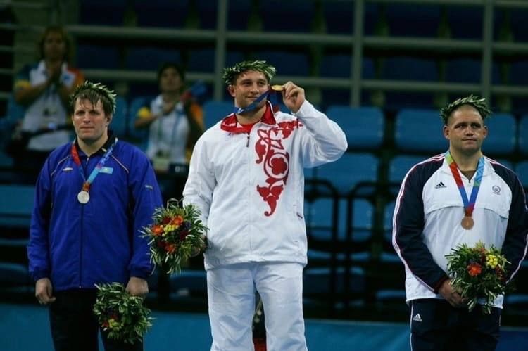 С днем рождения!. 1 декабря исполнилось 43 года Олимпийскому чемпиону Афин-2004, двукратному чемпиону мира (2003,2006), двукратному чемпиону Европы по греко-римской борьбе (2007,2011) Хасану Бароеву С днем рождения!. 1 декабря исполнилось 43 года Олимпийскому чемпиону Афин-2004, двукратному чемпиону мира (2003,2006), двукратному чемпиону Европы по греко-римской борьбе (2007,2011) Хасану Бароеву