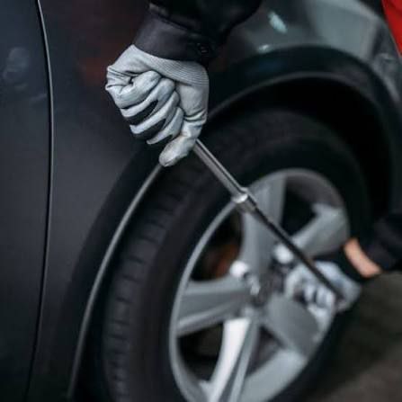 Уважаемые автовладельцы! . В связи с наступлением холодного сезона и устойчивым снижением температуры воздуха напоминаем о необходимости своевременно переходить на зимние шины Уважаемые автовладельцы! . В связи с наступлением холодного сезона и устойчивым снижением температуры воздуха напоминаем о необходимости своевременно переходить на зимние шины