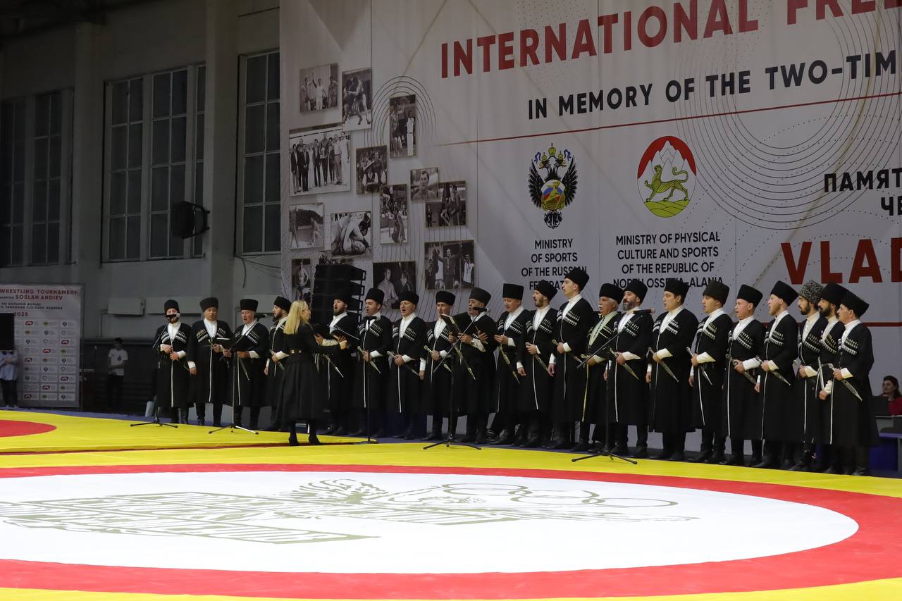 ФОТО! Торжественная церемония открытия международного турнира по вольной борьбе памяти двукратного олимпийского чемпиона Сослана Андиева ФОТО! Торжественная церемония открытия международного турнира по вольной борьбе памяти двукратного олимпийского чемпиона Сослана Андиева