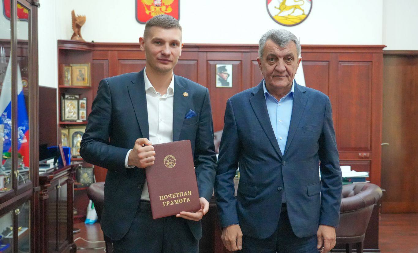 Глава РСО – Алания Сергей Меняйло встретился с руководителем Управления по Северо-Кавказскому федеральному округу автономной некоммерческой организации «Диалог-регионы» Артемом Павленко и сотрудниками Центра управления... Глава РСО – Алания Сергей Меняйло встретился с руководителем Управления по Северо-Кавказскому федеральному округу автономной некоммерческой организации «Диалог-регионы» Артемом Павленко и сотрудниками Центра управления...