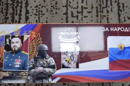 «Парту Героя» в честь офицера спецназа Росгвардии Героя России майора Марата Тибилова открыли в ЛНР, сообщается в телеграм-канале Росгвардии