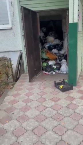 Мусоропроводы многоквартирного дома по Цоколаева, 2 и 2 "а" очищены, мусор вывезен