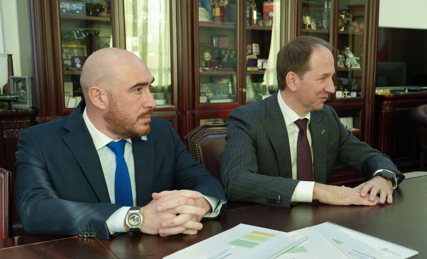 Глава РСО – Алания Сергей Меняйло провел рабочую встречу с директором Ставропольского регионального филиала АО «Россельхозбанк» Алексеем Сенокосовым и директором Северо-Осетинского центра развития бизнеса АО Глава РСО – Алания Сергей Меняйло провел рабочую встречу с директором Ставропольского регионального филиала АО «Россельхозбанк» Алексеем Сенокосовым и директором Северо-Осетинского центра развития бизнеса АО