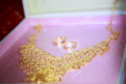 Сияние золота: как почистить украшения дома