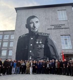 1 Владикавказ украсил мурал в честь генерала Плиева