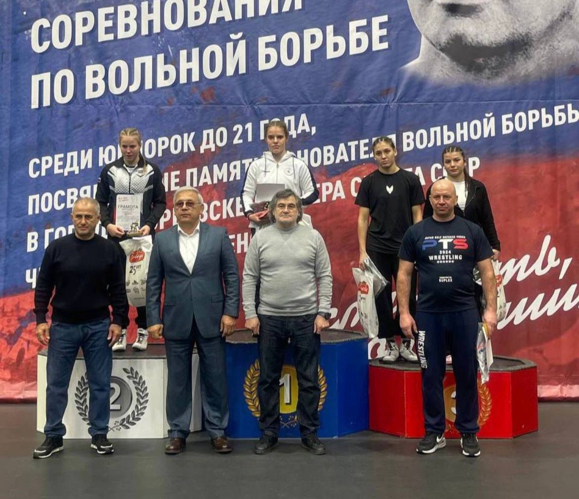 Шесть медалей завоевали представительницы РСО-Алания на всероссийском турнире по вольной борьбе среди юниорок до 21 года, прошедшем в память о Юрии Семёновиче Чернове, мастере спорта СССР и основателе вольной борьбы в городе...