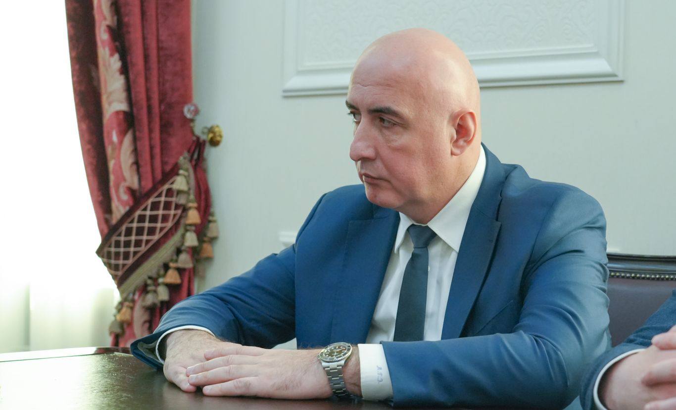 Глава РСО – Алания Сергей Меняйло провел рабочую встречу с директором Ставропольского регионального филиала АО «Россельхозбанк» Алексеем Сенокосовым и директором Северо-Осетинского центра развития бизнеса АО Глава РСО – Алания Сергей Меняйло провел рабочую встречу с директором Ставропольского регионального филиала АО «Россельхозбанк» Алексеем Сенокосовым и директором Северо-Осетинского центра развития бизнеса АО