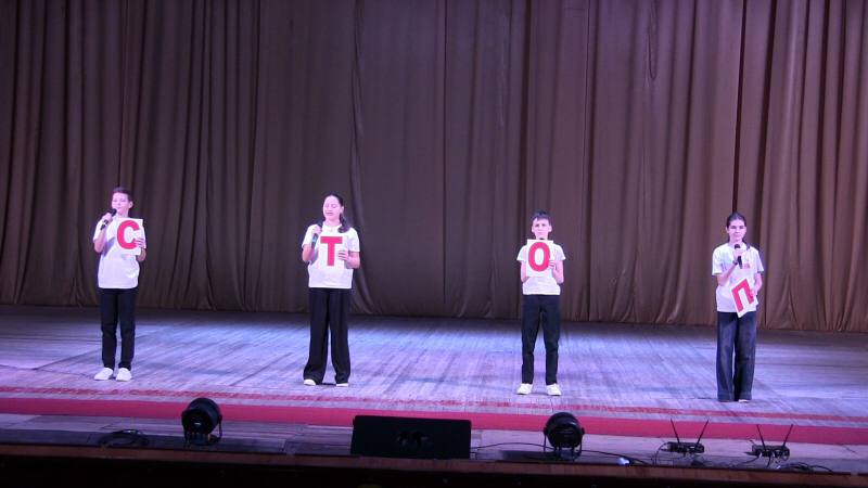 В Северной Осетии сотрудники Госавтоинспекции Моздокского района совместно с Общественным советом при ОМВД России по Моздокскому району провели встречу со студентами средне-специальных учреждений и призвали молодое поколение... В Северной Осетии сотрудники Госавтоинспекции Моздокского района совместно с Общественным советом при ОМВД России по Моздокскому району провели встречу со студентами средне-специальных учреждений и призвали молодое поколение...