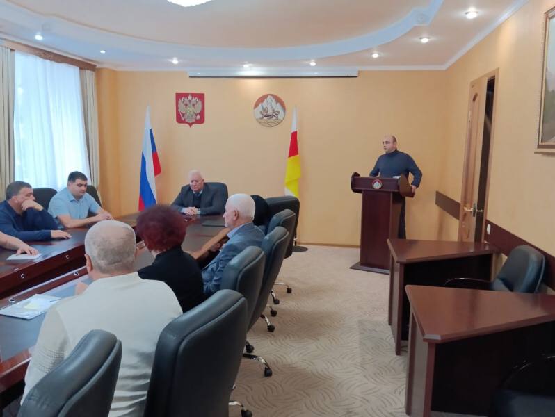 Сотрудники ЦПЭ МВД по РСО-Алания приняли участие в заседании, организованном Администрацией Пригородного района республики с Главами сельских поселений, где предупредили о недопустимости проявлений терроризма и экстремизма Сотрудники ЦПЭ МВД по РСО-Алания приняли участие в заседании, организованном Администрацией Пригородного района республики с Главами сельских поселений, где предупредили о недопустимости проявлений терроризма и экстремизма