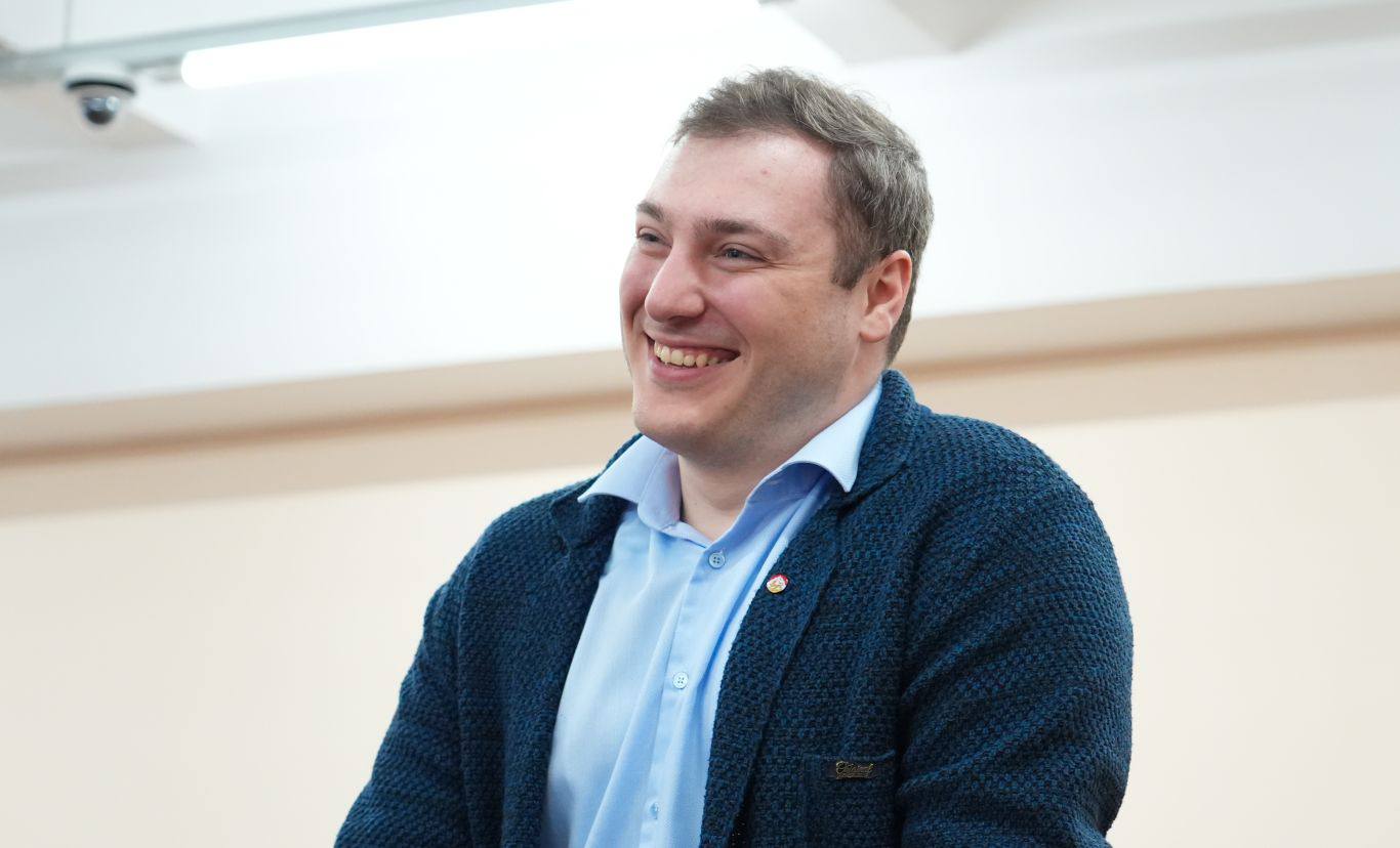 Глава РСО – Алания Сергей Меняйло встретился с финалистами республиканской образовательной программы для участников специальной военной операции «Доблесть Осетии», которые проходят обучение в рамках второго модуля. Глава РСО – Алания Сергей Меняйло встретился с финалистами республиканской образовательной программы для участников специальной военной операции «Доблесть Осетии», которые проходят обучение в рамках второго модуля.