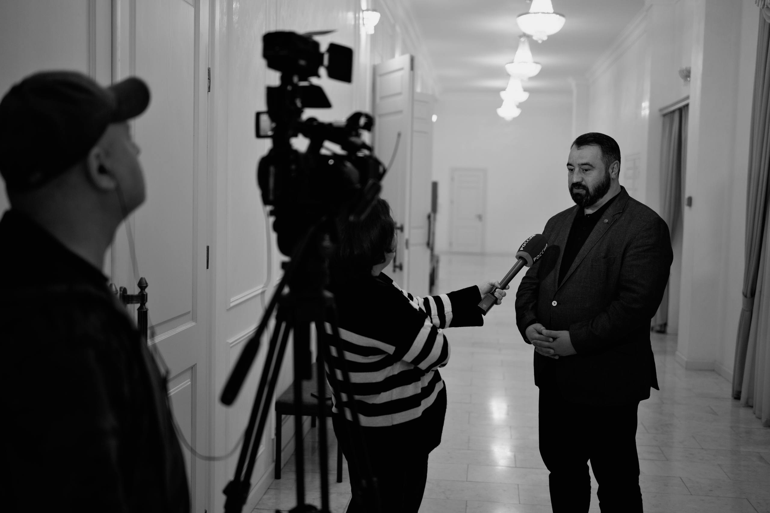 В Театре юного зрителя «Саби» показали премьеру спектакля «Шинель» по мотивам повести Николая Гоголя В Театре юного зрителя «Саби» показали премьеру спектакля «Шинель» по мотивам повести Николая Гоголя