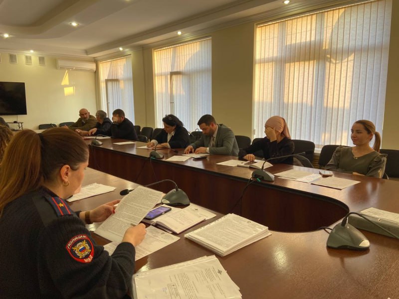 В Алагирском районе Северной Осетии состоялось заседание с участием представителей правоохранительных органов и общественности, посвященное профилактике подростковой преступности В Алагирском районе Северной Осетии состоялось заседание с участием представителей правоохранительных органов и общественности, посвященное профилактике подростковой преступности