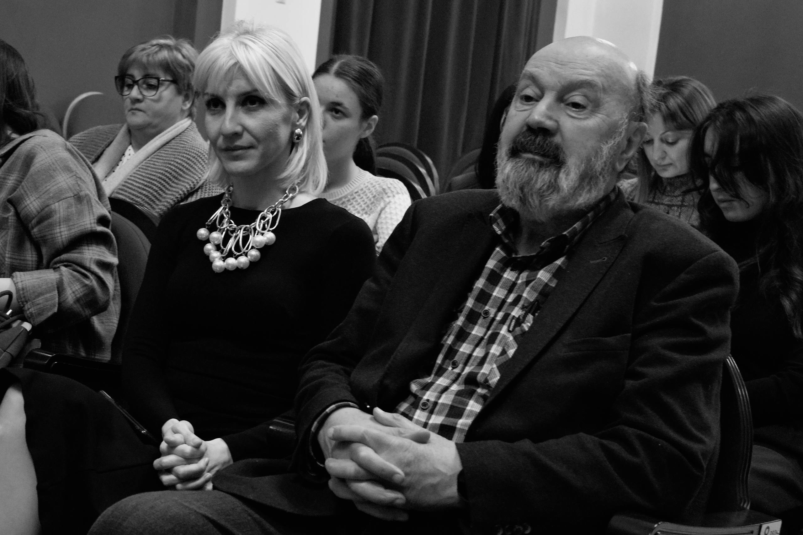 В Театре юного зрителя «Саби» показали премьеру спектакля «Шинель» по мотивам повести Николая Гоголя В Театре юного зрителя «Саби» показали премьеру спектакля «Шинель» по мотивам повести Николая Гоголя