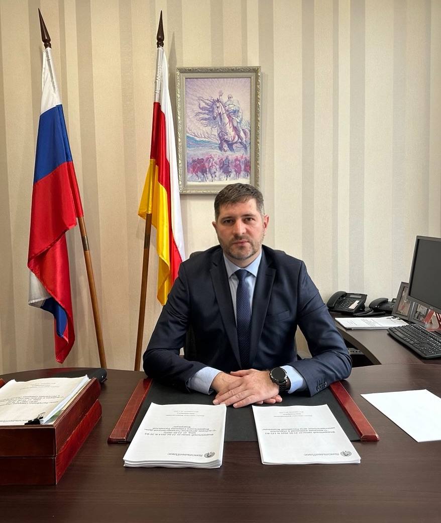 Поздравляем с днём рождения заместителя председателя ТИК Левобережной части г. Владикавказа Коста Моргоева!