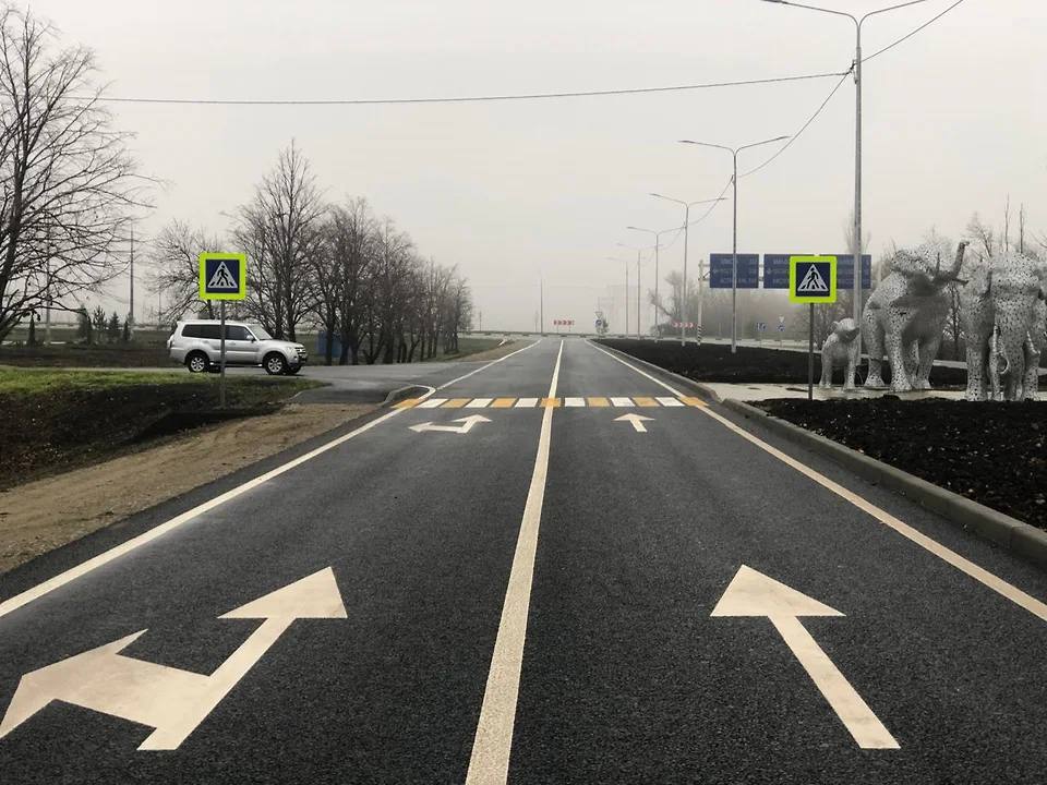 Власти завершают капитальный ремонт 32 км региональных трасс и устанавливают новое освещение, сообщает управление пресс-службы и информационной политики губернатора и правительства Ставропольского края