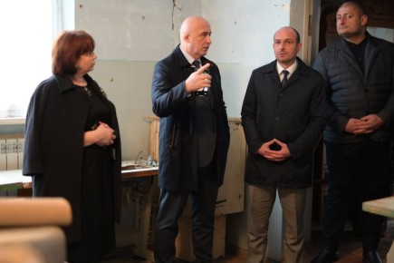 Первый вице-премьер Георгий Атаров оценил состояние котельной детского дома "Хуры тын"