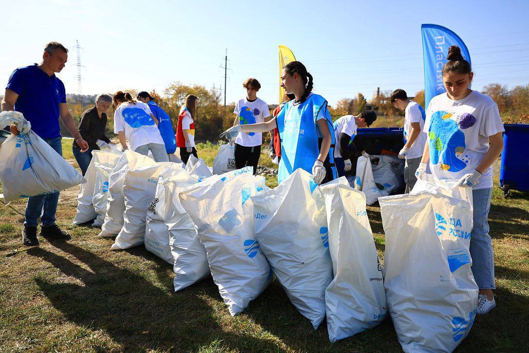 Сергей Меняйло: Поздравляю с Днём добровольца всех, кто безвозмездно и от чистого сердца помогает людям Сергей Меняйло: Поздравляю с Днём добровольца всех, кто безвозмездно и от чистого сердца помогает людям