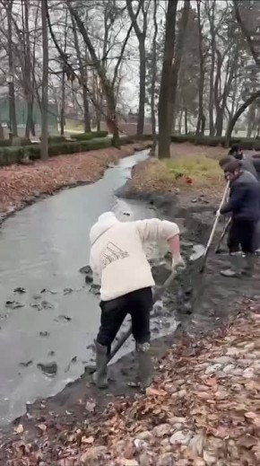 В Центральном парке Владикавказа начались плановые работы по расчистке прудов