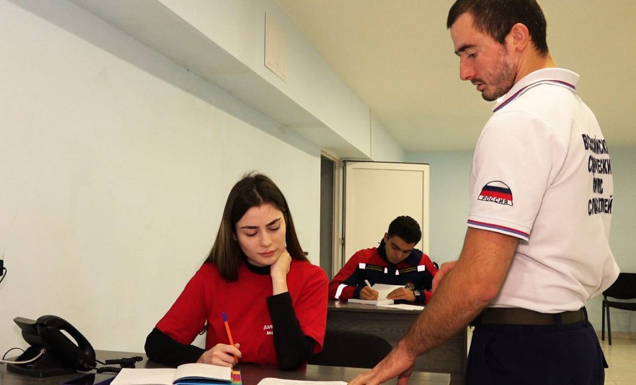 Сергей Меняйло: Поздравляю с Днём добровольца всех, кто безвозмездно и от чистого сердца помогает людям Сергей Меняйло: Поздравляю с Днём добровольца всех, кто безвозмездно и от чистого сердца помогает людям