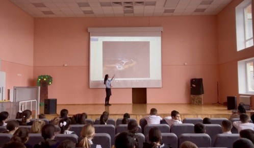 В Северной Осетии сотрудники Госавтоинспекции Правобережного района провели «Краш – курс» по безопасности дорожного движения, чтобы привлечь внимание молодого поколения к проблеме безопасности на дорогах