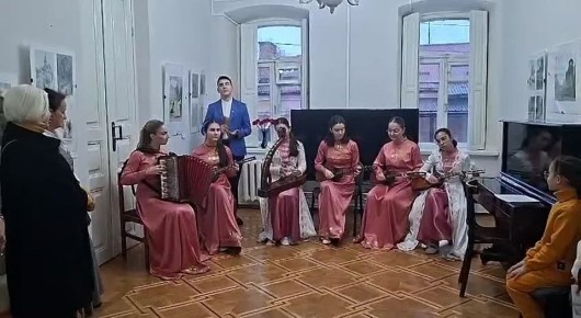 В Доме-музее Коста презентовали выставку "Пленэр-2025"