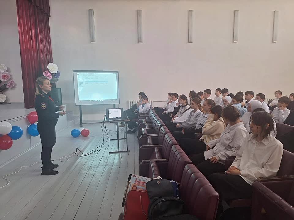 Сотрудники Госавтоинспекции встретились со школьниками п.Калининский Моздокского района