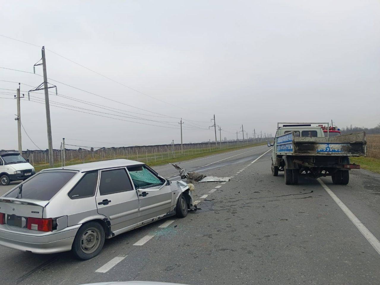 Два человека пострадали в ДТП на автодороге "Архонская-Фарн" Два человека пострадали в ДТП на автодороге "Архонская-Фарн"