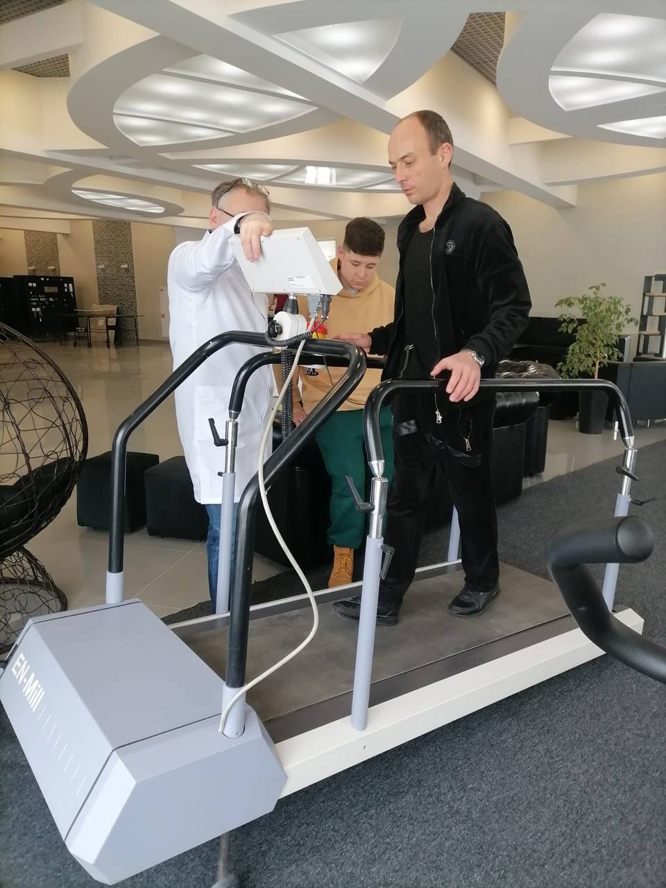 Девять ветеранов СВО из Северной Осетии обеспечили техническими средствами реабилитации благодаря фонду «Защитники Отечества» Девять ветеранов СВО из Северной Осетии обеспечили техническими средствами реабилитации благодаря фонду «Защитники Отечества»