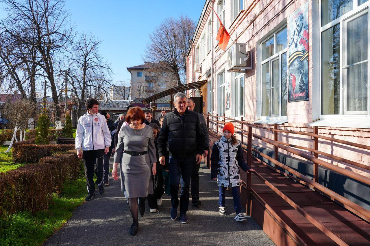 Посетил Центр содействия семейному воспитанию «Хуры тын» во Владикавказе Посетил Центр содействия семейному воспитанию «Хуры тын» во Владикавказе