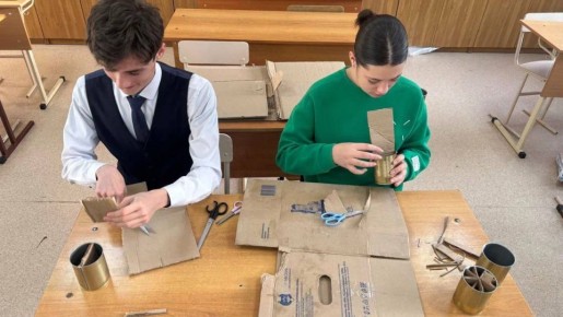 Сергей Меняйло: Более 700 окопных свечей для наших бойцов изготовили и отправили в зону проведения специальной военной операции ученики владикавказской школы №42