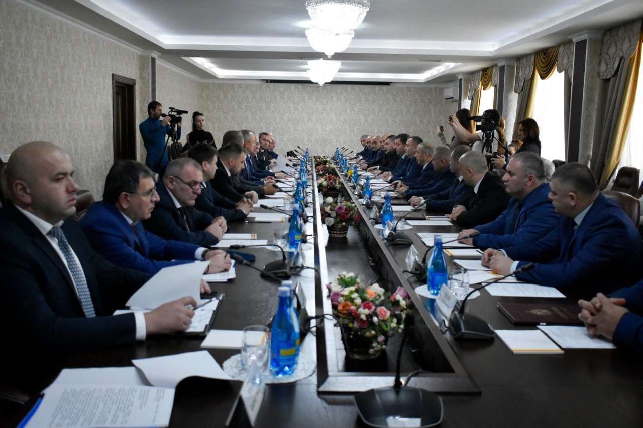 МВД Северной и Южной Осетии подвели итоги работы двустороннего комитета и определили стратегические направления взаимодействия на 2026 год МВД Северной и Южной Осетии подвели итоги работы двустороннего комитета и определили стратегические направления взаимодействия на 2026 год