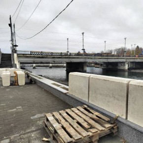 Продолжается благоустройство набережной в районе памятника Исса Плиеву