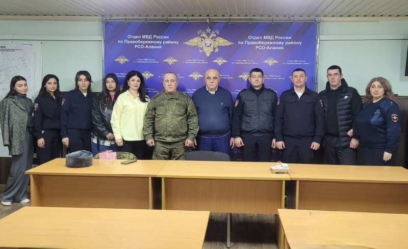 В Северной Осетии в День Героев Отечества полицейские Правобережного района организовали Урок мужества с участием ветеранов ОВД и СВО