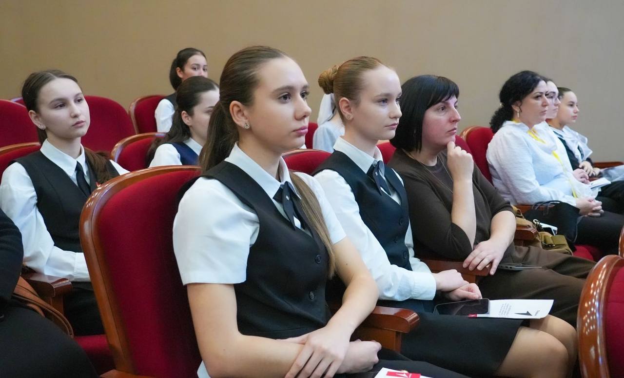 Председатель Правительства РСО-Алания Борис Джанаев принял участие в работе конференции регионального отделения общероссийского общественно-государственного движения детей и молодежи «Движение первых» РСО – Алания, которая... Председатель Правительства РСО-Алания Борис Джанаев принял участие в работе конференции регионального отделения общероссийского общественно-государственного движения детей и молодежи «Движение первых» РСО – Алания, которая...