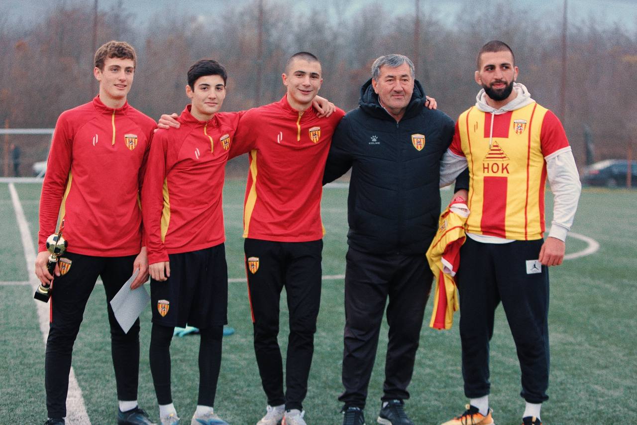 Сегодня в академии футбола «Алания» прошло мероприятие, посвящённое Дню российского футбола Сегодня в академии футбола «Алания» прошло мероприятие, посвящённое Дню российского футбола