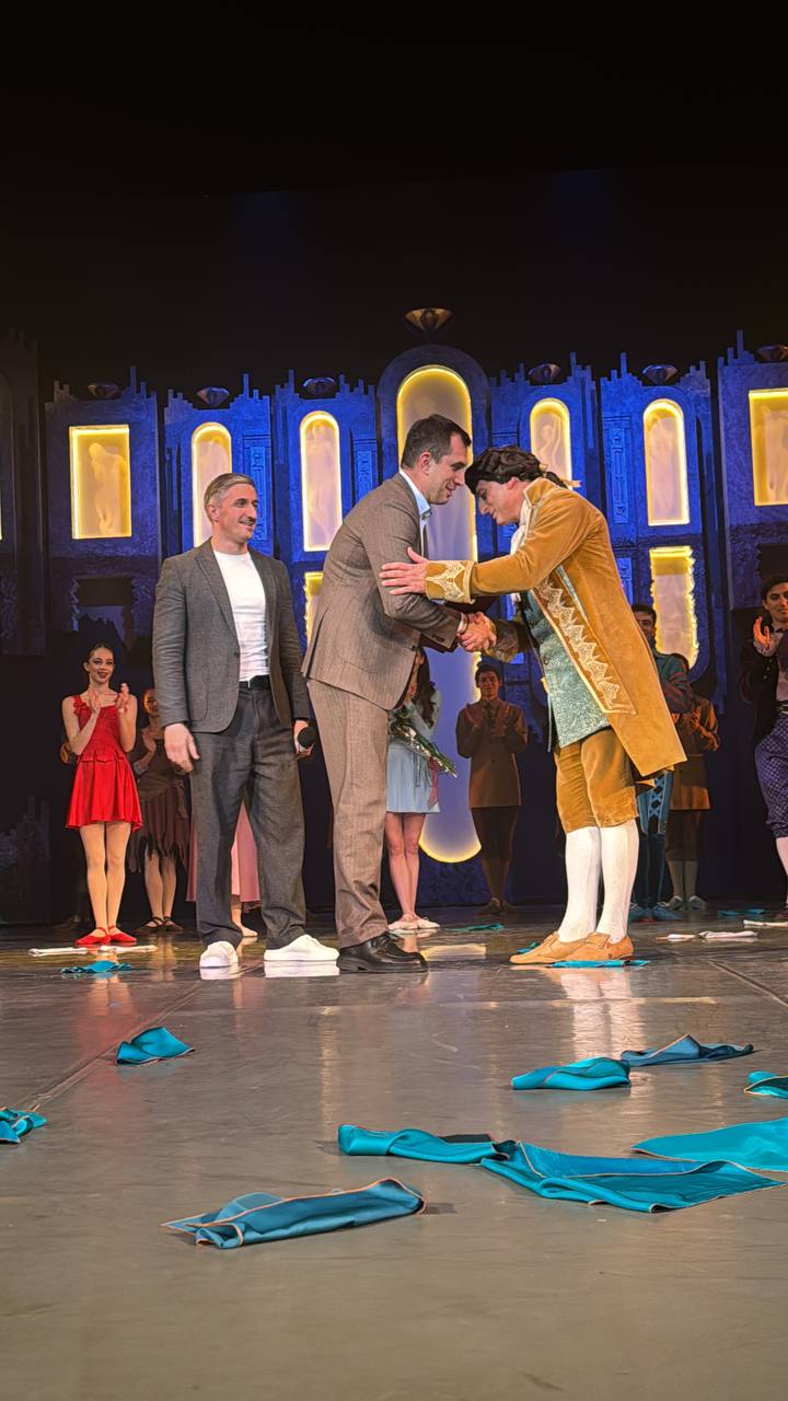 Посетил балетный спектакль «Парфюмер. История одной любви» в Театре оперы и балета Посетил балетный спектакль «Парфюмер. История одной любви» в Театре оперы и балета