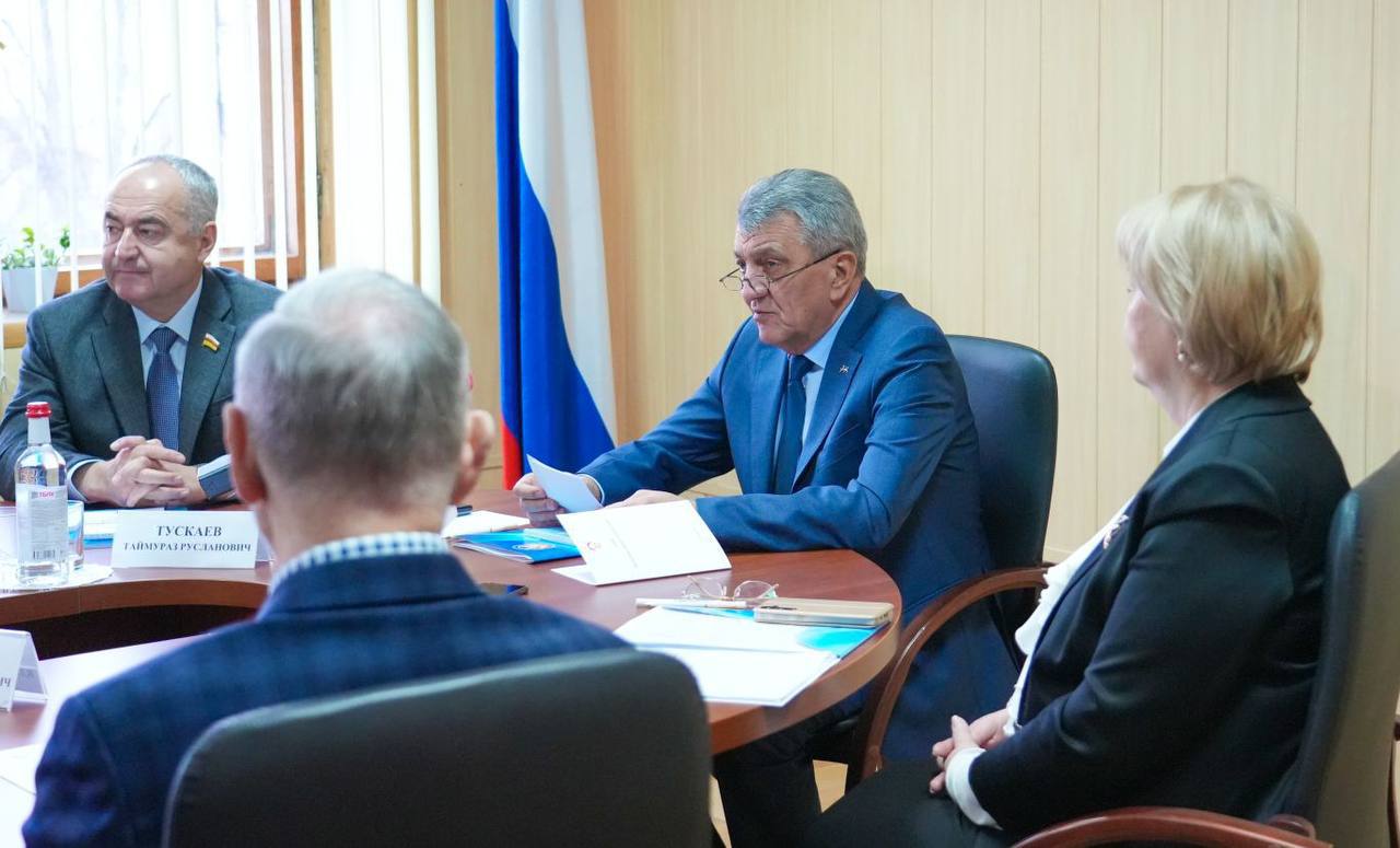 Внутриполитическое спокойствие и курс на социально-экономическое развитие Северной Осетии – такие стратегические цели дальнейшего взаимодействия органов власти и институтов гражданского общества обозначил Глава РСО – Алания... Внутриполитическое спокойствие и курс на социально-экономическое развитие Северной Осетии – такие стратегические цели дальнейшего взаимодействия органов власти и институтов гражданского общества обозначил Глава РСО – Алания...