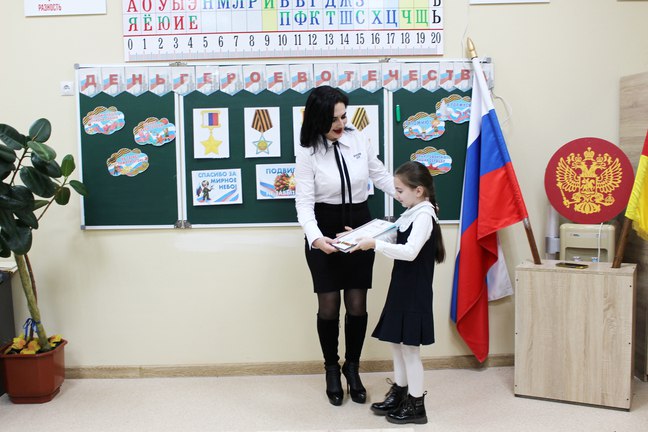 Чествуем юных патриотов. Участники конкурса «Герои Победы», который проводился газетой «Владикавказ» совместно с Организационно-методическим центром Управления образования АМС города, с нетерпением ждали момента награждения Чествуем юных патриотов. Участники конкурса «Герои Победы», который проводился газетой «Владикавказ» совместно с Организационно-методическим центром Управления образования АМС города, с нетерпением ждали момента награждения