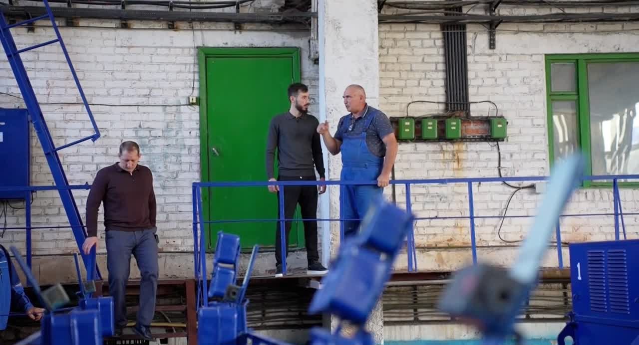 Сергей Меняйло: После успешного завершения обучения во втором модуле финалист программы «Доблесть Осетии» Давид Габараев продолжает стажировку в Министерстве ЖКХ, топлива и энергетики