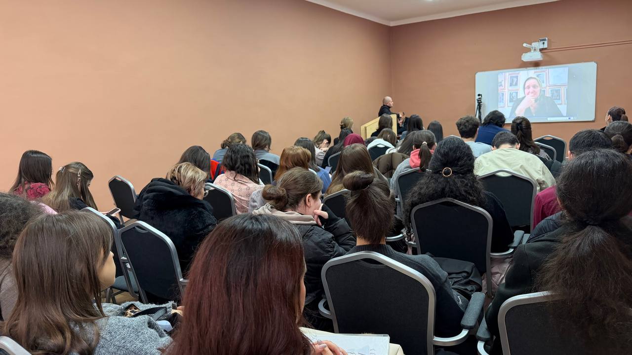 Диалог о единстве: в преддверии Дня Конституции РФ представители Избирательной комиссии РСО-Алания приняли участие в работе круглого стола Диалог о единстве: в преддверии Дня Конституции РФ представители Избирательной комиссии РСО-Алания приняли участие в работе круглого стола