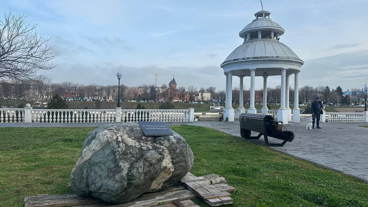 Памятник осетинскому ученому Васо Абаеву установят в сквере на улице Коцоева Памятник осетинскому ученому Васо Абаеву установят в сквере на улице Коцоева