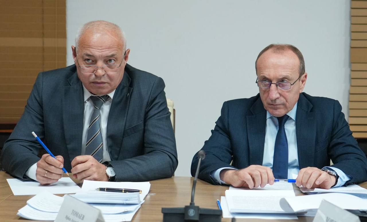 Глава РСО – Алания Сергей Меняйло провел заседание республиканской Комиссии по предупреждению и ликвидации чрезвычайных ситуаций и обеспечению пожарной безопасности Глава РСО – Алания Сергей Меняйло провел заседание республиканской Комиссии по предупреждению и ликвидации чрезвычайных ситуаций и обеспечению пожарной безопасности