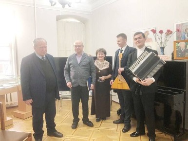   . -,     -        , ,    ,   ...