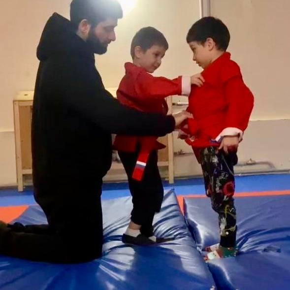 Два года назад в районное отделение судебных приставов поселка Угольные Копи на Чукотке поступил на службу Альберт Дзодзиков Два года назад в районное отделение судебных приставов поселка Угольные Копи на Чукотке поступил на службу Альберт Дзодзиков