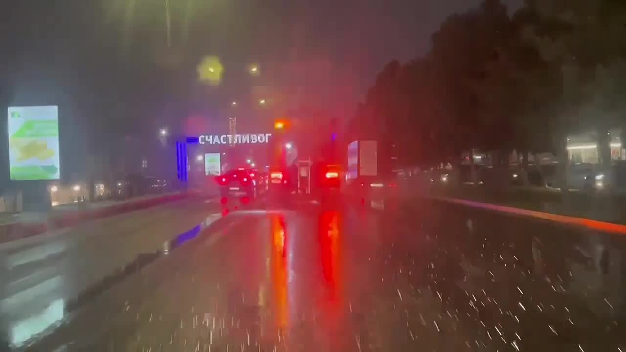 Во Владикавказе после первого снега приступили к обработке дорог