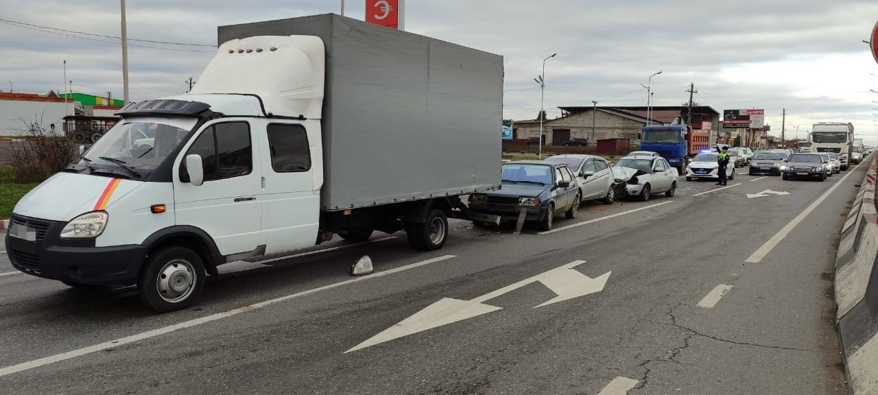 ДТП с участием 4 автомобилей произошло на Архонском шоссе во Владикавказе