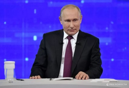 Число обращений на "Итоги года с Путиным" за четыре дня до начала программы превысило 1,3 миллиона, по данным нейросети GigaChat, которая занимается их обработкой