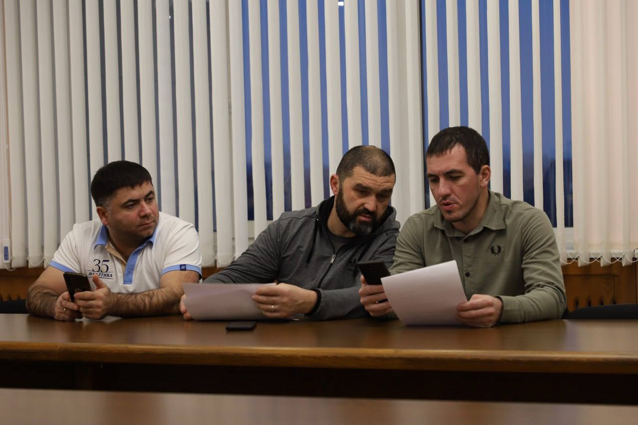 Вячеслав Мильдзихов встретился с участниками проекта «Двор культуры» Вячеслав Мильдзихов встретился с участниками проекта «Двор культуры»